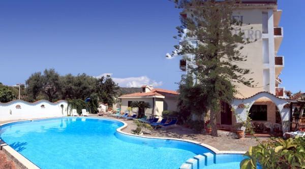 Hotel Punta Faro กาโปวาติกาโน ภายนอก รูปภาพ
